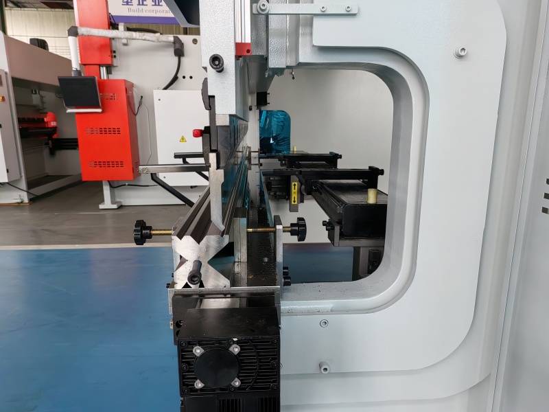 WE67K-180T3200 蓝(ET15 四方模）E.jpg