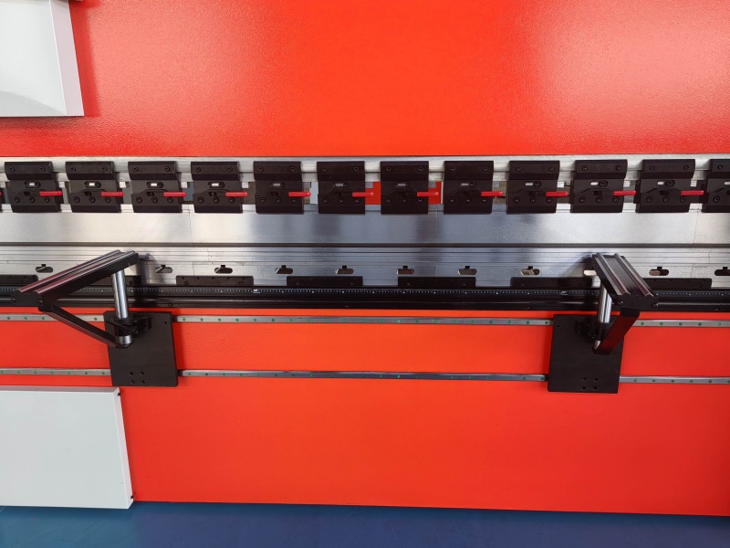 WE67K-135T2500 E.jpg