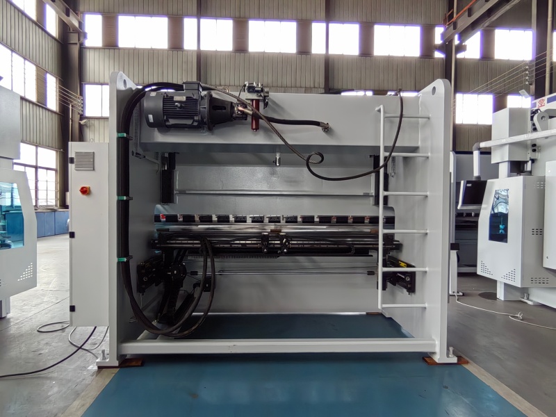 WE67K-220T3200 D.jpg