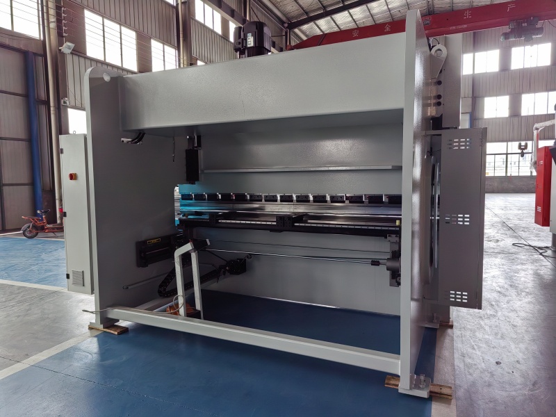 WE67K-180T3200 D.jpg